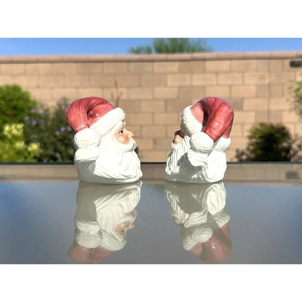 VTG Pair of Porcelain Santa Head Salt & Pepper Shakers by House of Lloyd 1997
